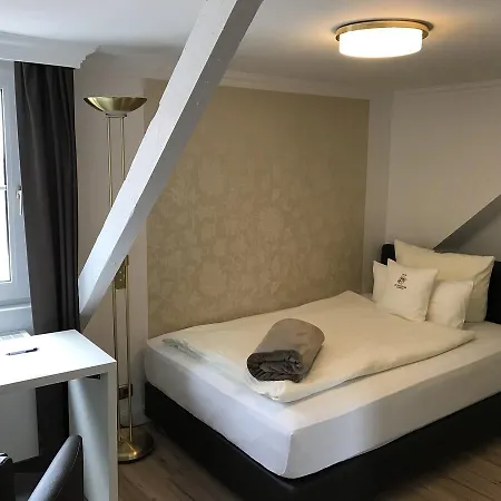 De Insulaner Hotel *